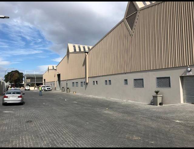2,300M² WAREHOUSE TO LET IN EPPING INDUSTRIAL